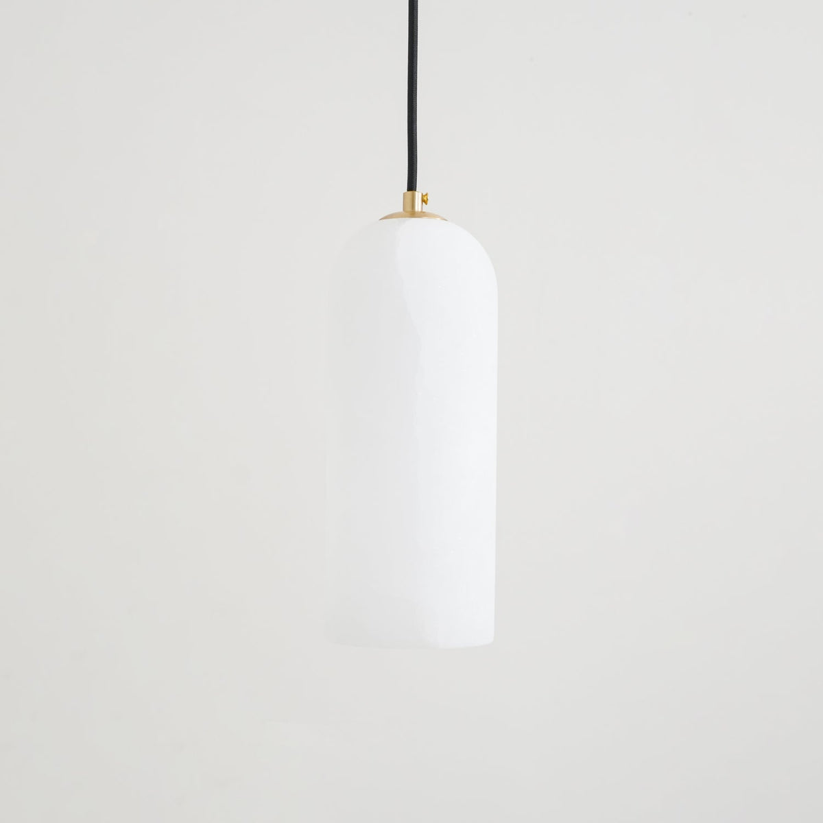 Suspension Cylindrique Albâtre — Design Naturel Épuré