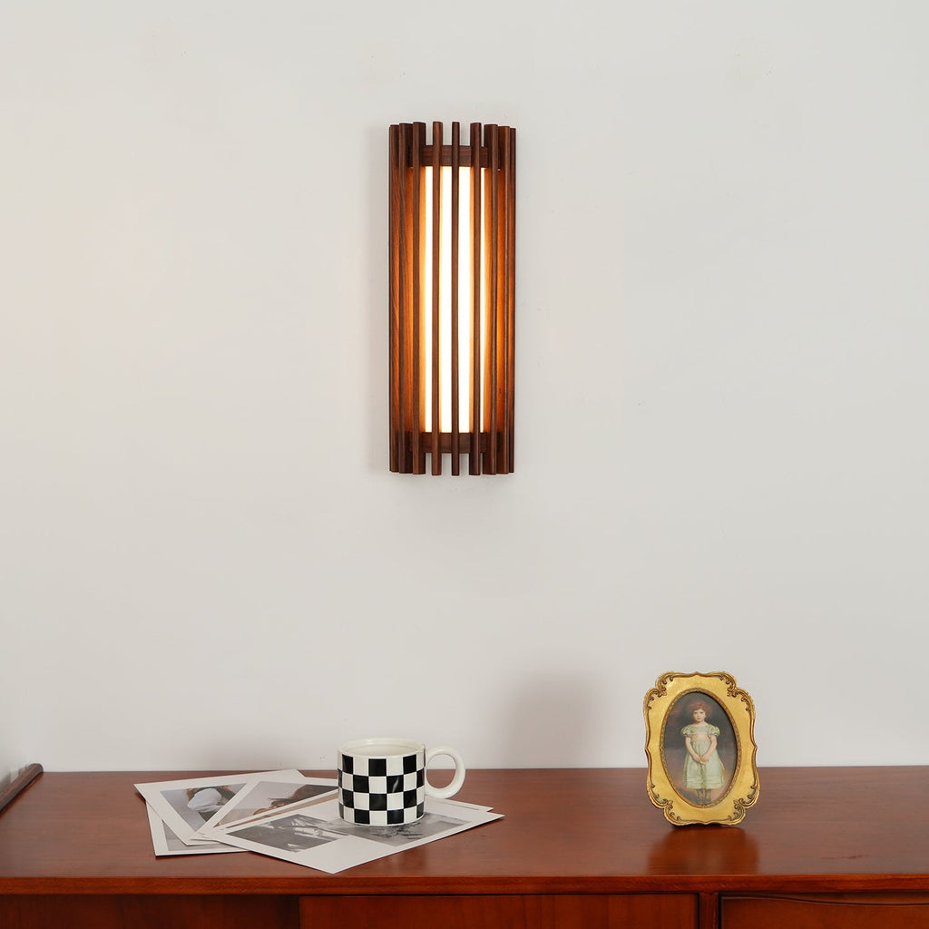 Applique Murale Lattes Noyer — Diffuseur Linéaire Vertical