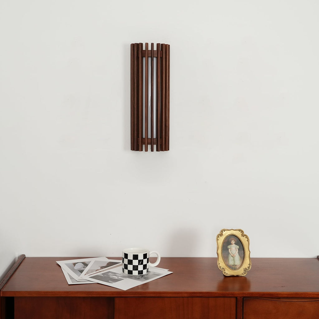Applique Murale Lattes Noyer — Diffuseur Linéaire Vertical