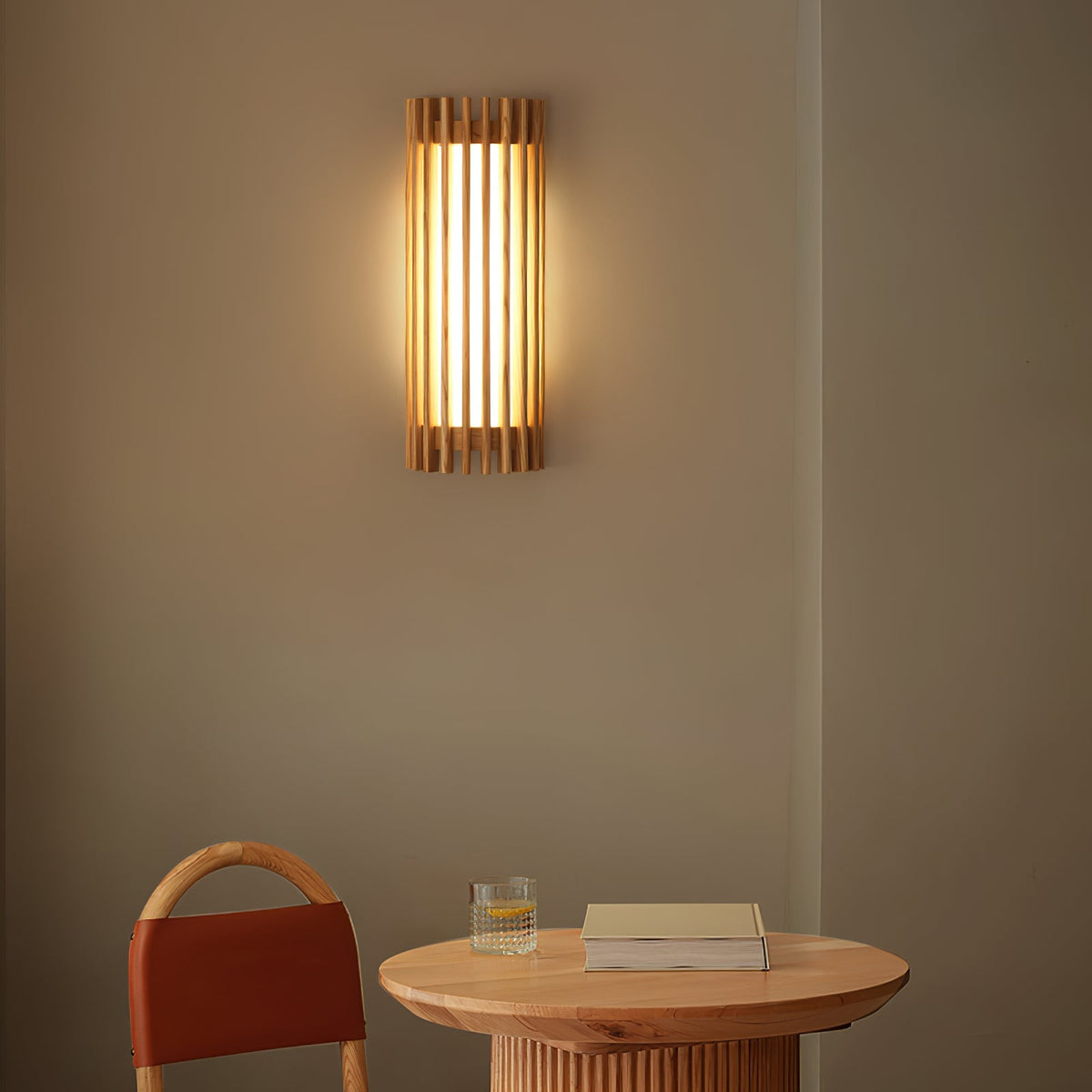 Applique Murale Lattes Noyer — Diffuseur Linéaire Vertical