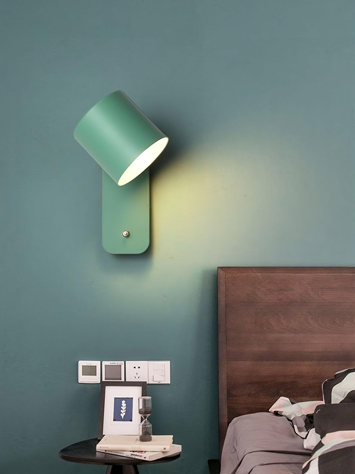 Applique Murale Orientable Métal — Spot Pivotant Design Minimaliste