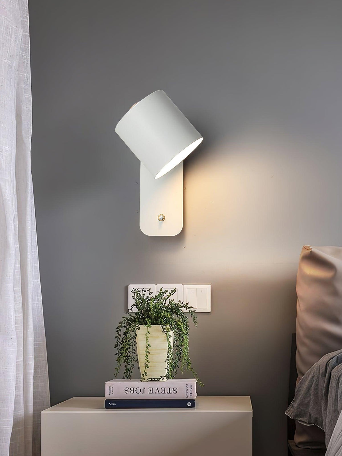 Applique Murale Orientable Métal — Spot Pivotant Design Minimaliste