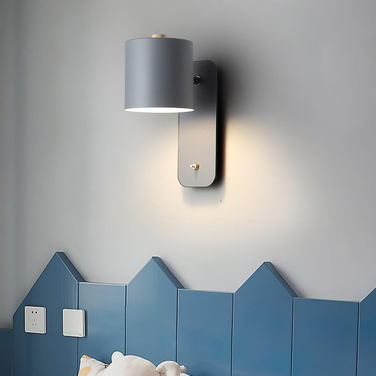 Applique Murale Orientable Métal — Spot Pivotant Design Minimaliste