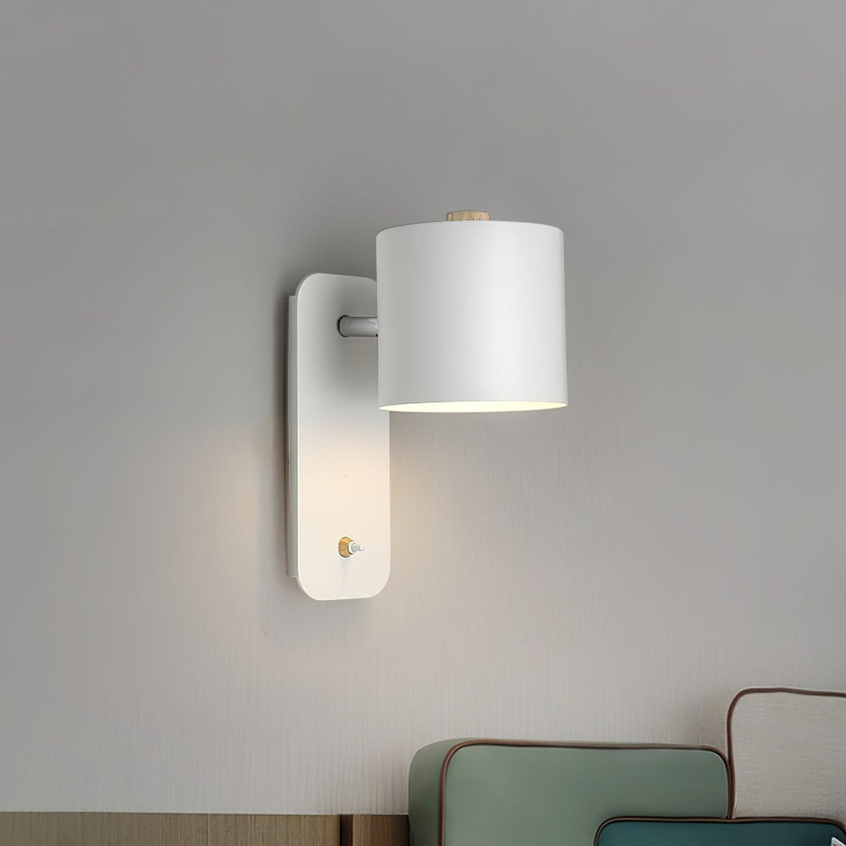 Applique Murale Orientable Métal — Spot Pivotant Design Minimaliste