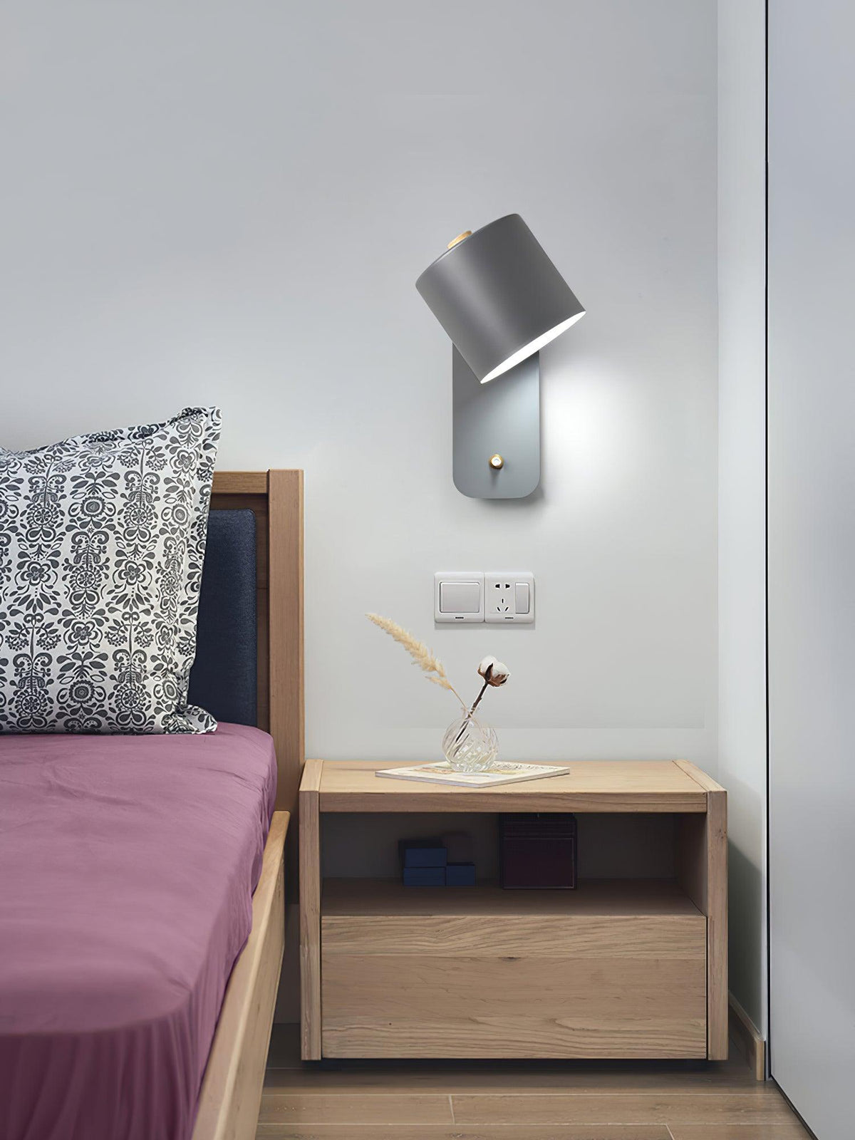 Applique Murale Orientable Métal — Spot Pivotant Design Minimaliste