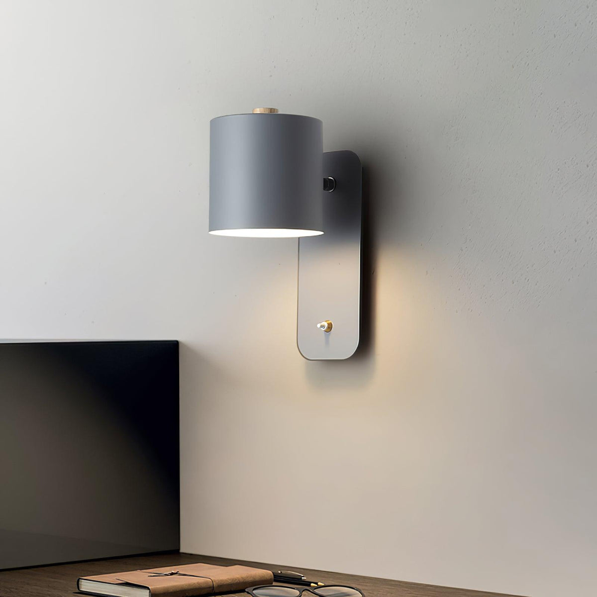 Applique Murale Orientable Métal — Spot Pivotant Design Minimaliste