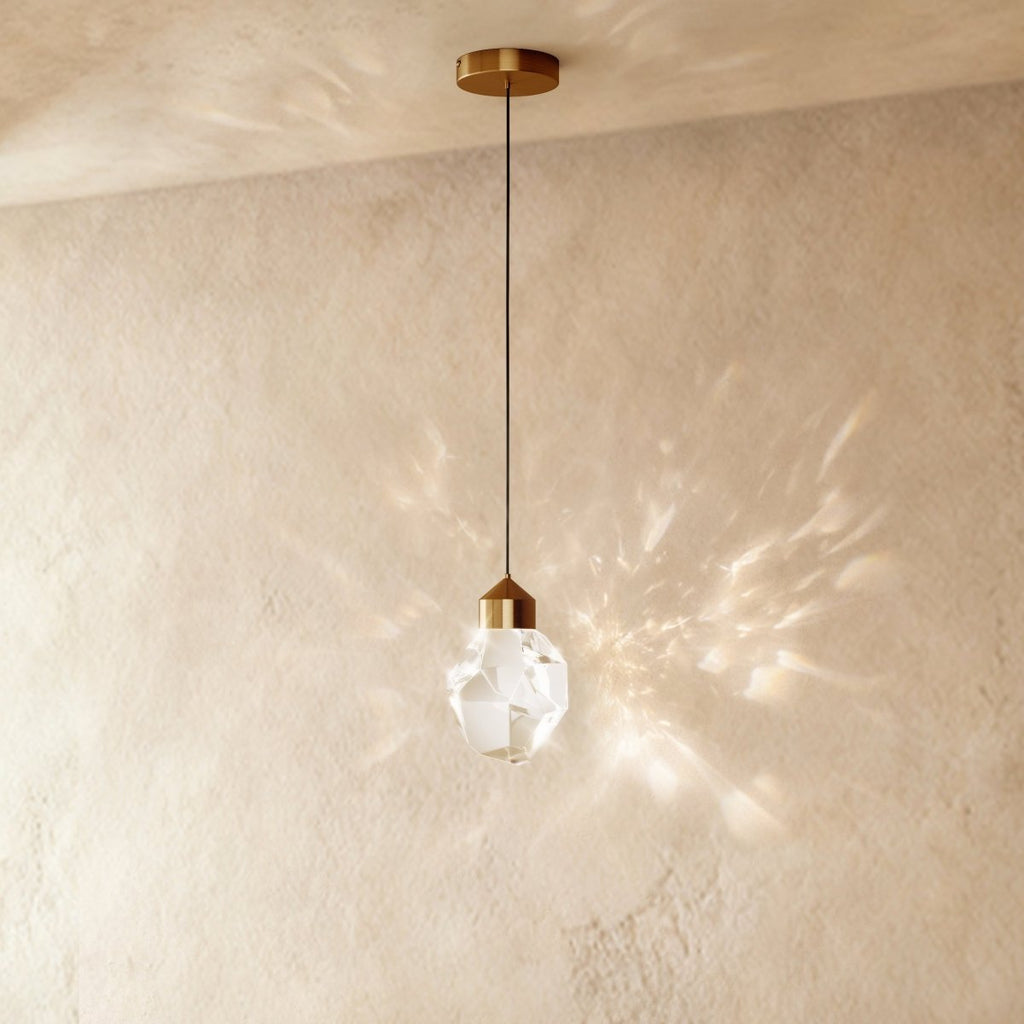 Suspension Cristal et Aluminium — Détails Scintillants