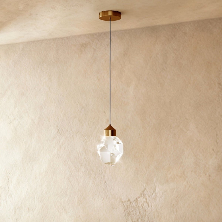 Suspension Cristal et Aluminium — Détails Scintillants