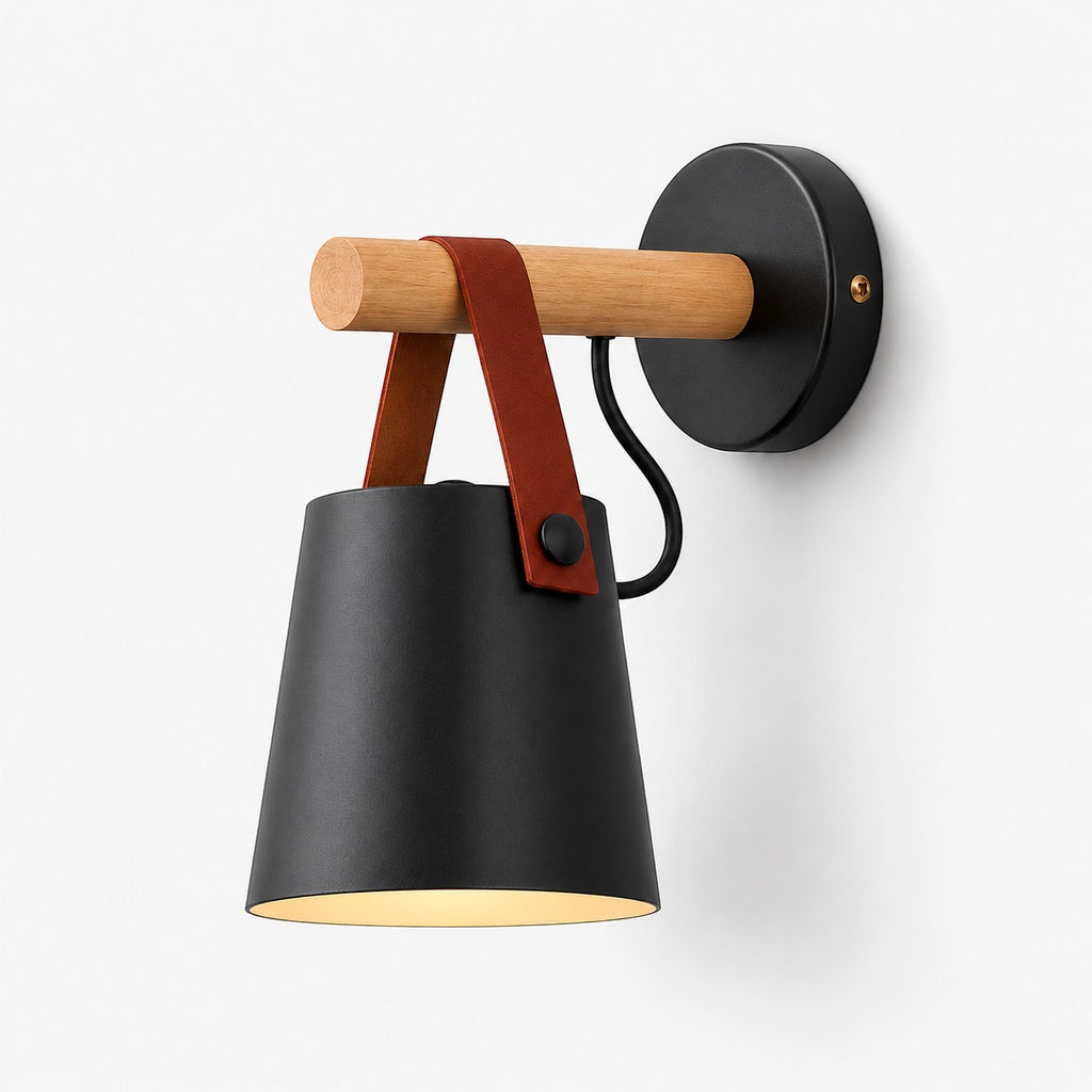 Applique murale Lumiris noire en métal et bois avec détail en cuir marron, design moderne suspendu.