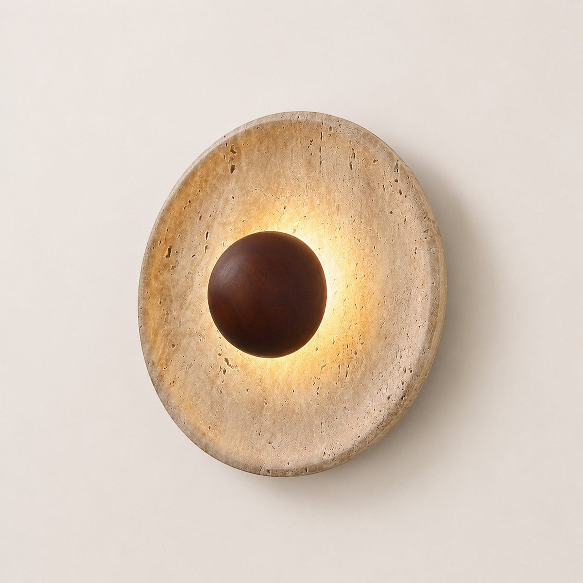 Lumiris applique murale sculpturale en travertin et bois, lumière chaude, design moderne