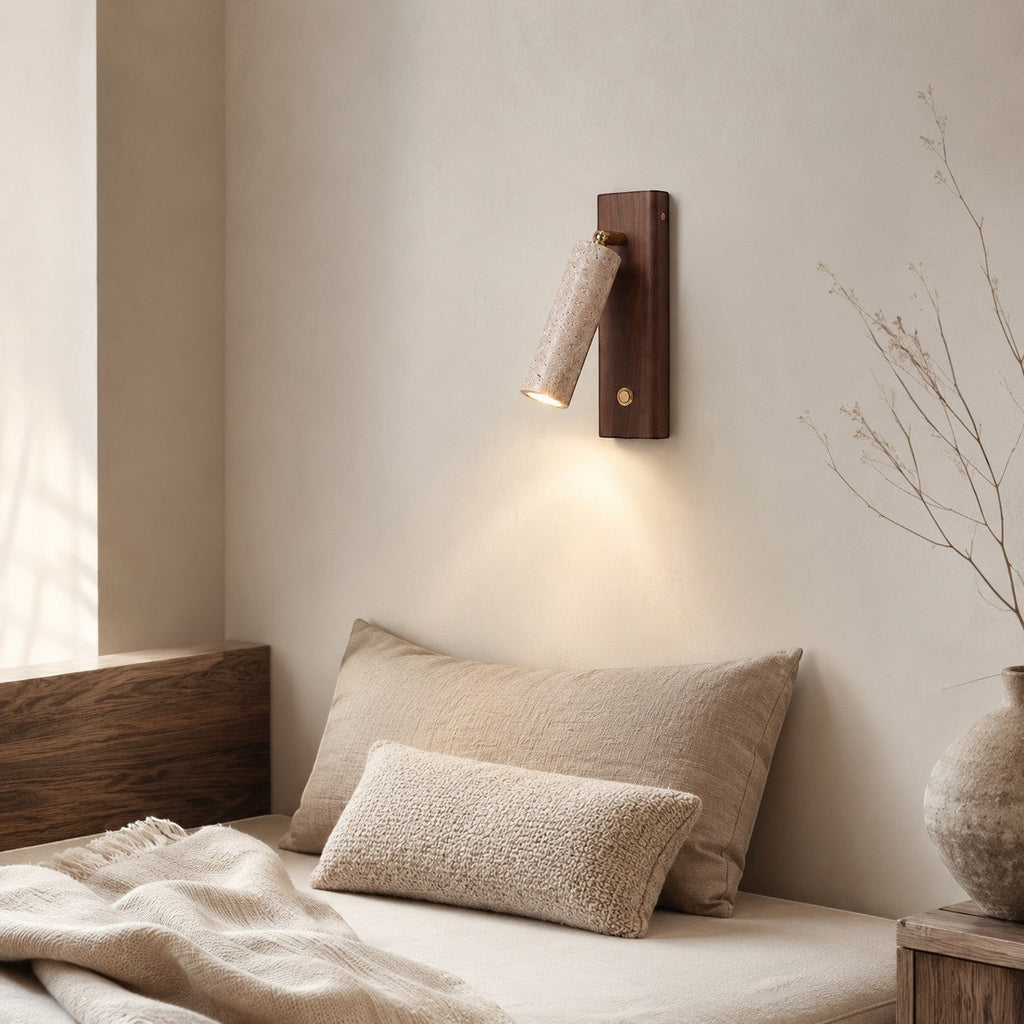 Lumiris applique murale cylindrique en travertin jaune et bois de noyer, éclairage LED réglable.
