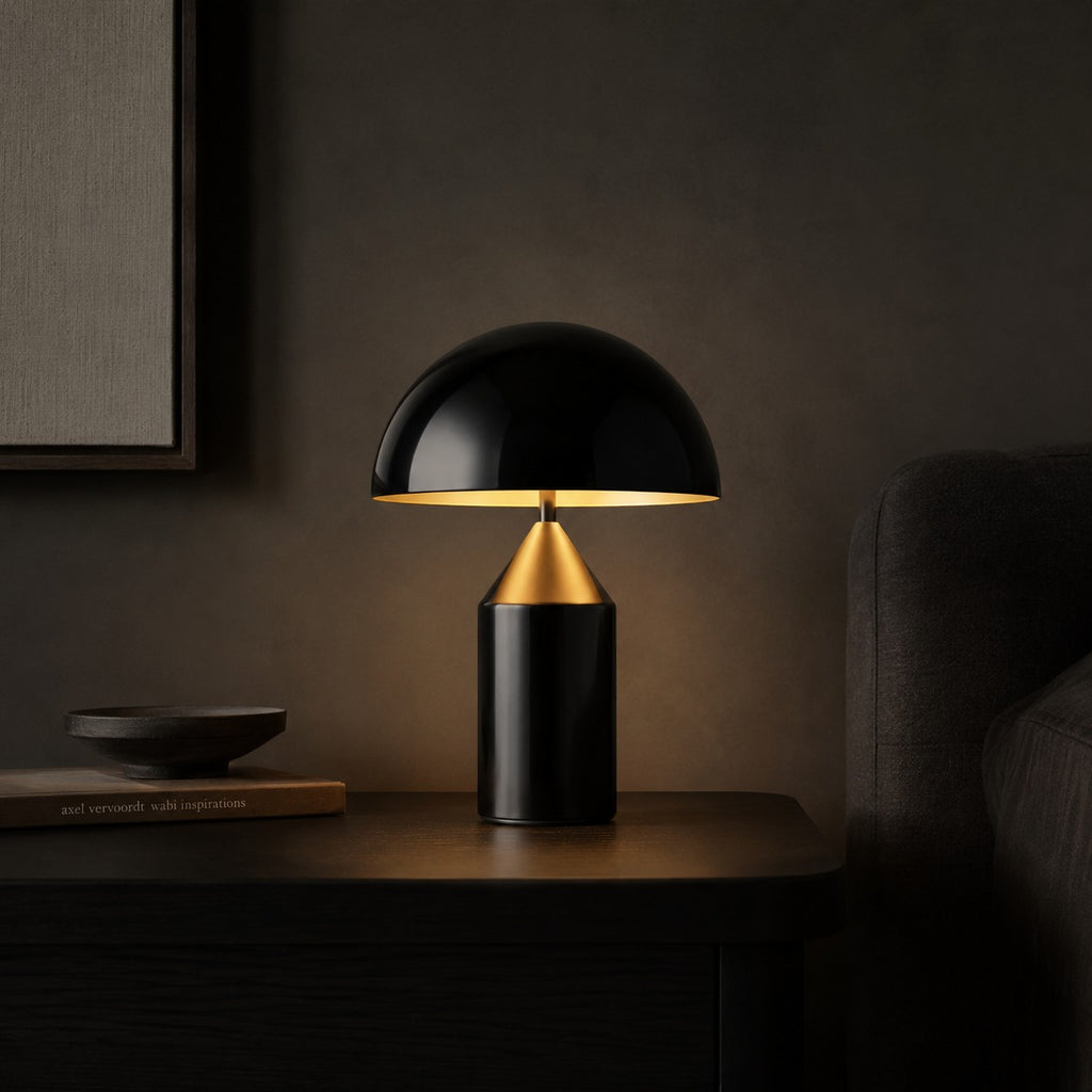 Lampe de table champignon Lumiris en métal noir et doré, design moderne pour bureau ou chambre.