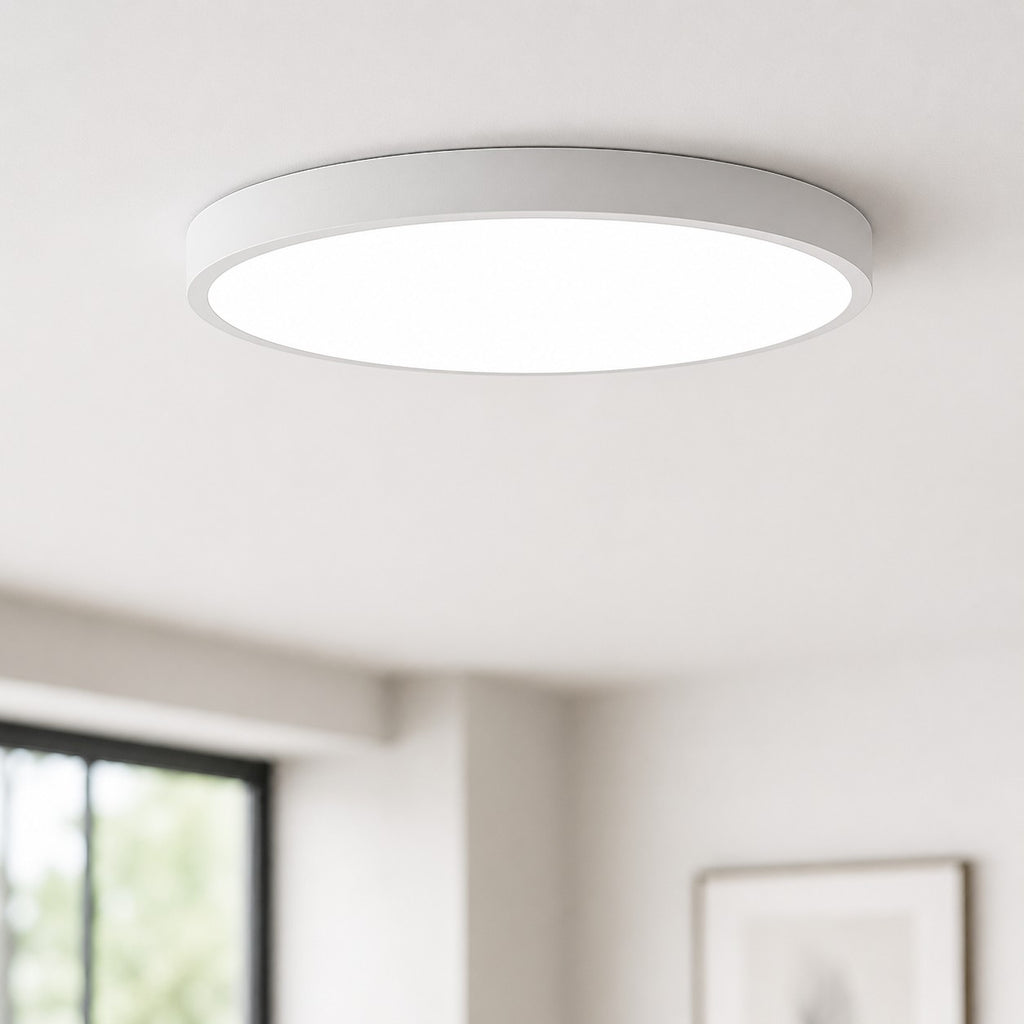 Plafonnier LED Lumiris blanc arrondi et plat, design moderne, éclairage dimmable, verre givré.