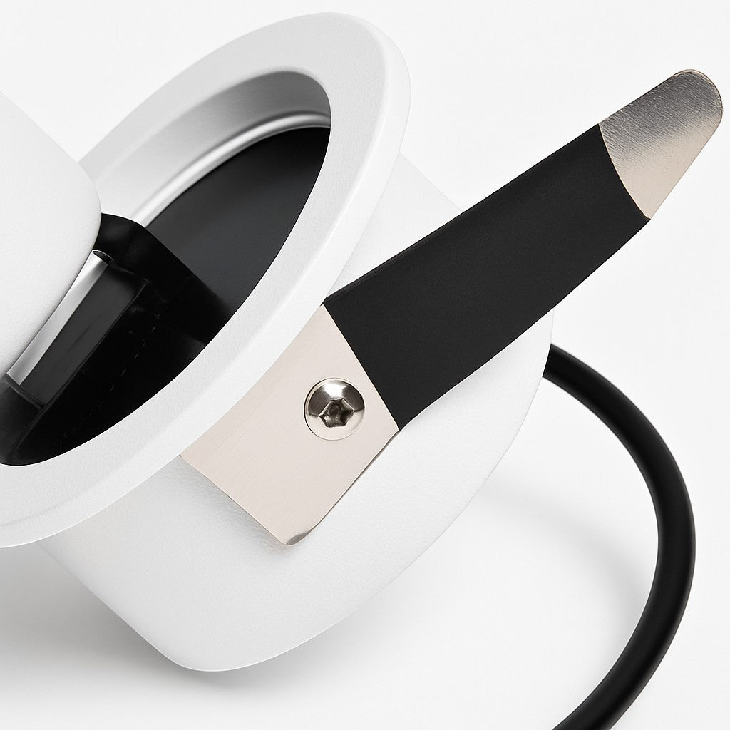 Lumiris Spot LED orientable blanc design Nordic, 12W, idéal pour bureau et salon.