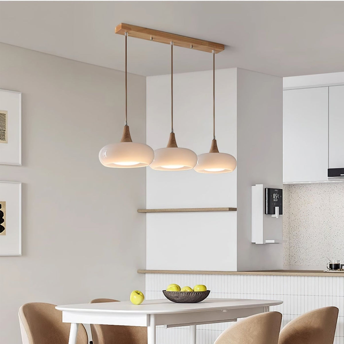 Lumiris Suspension en bois et verre ambré, 3 abat-jours blancs laiteux, style moderne, éclairage ambiant