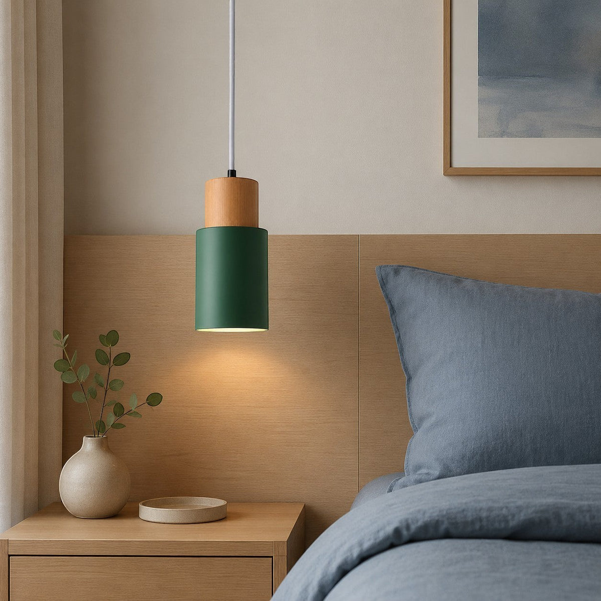 Lumiris suspension cylindrique verte et bois, design moderne pour chambre ou salon.