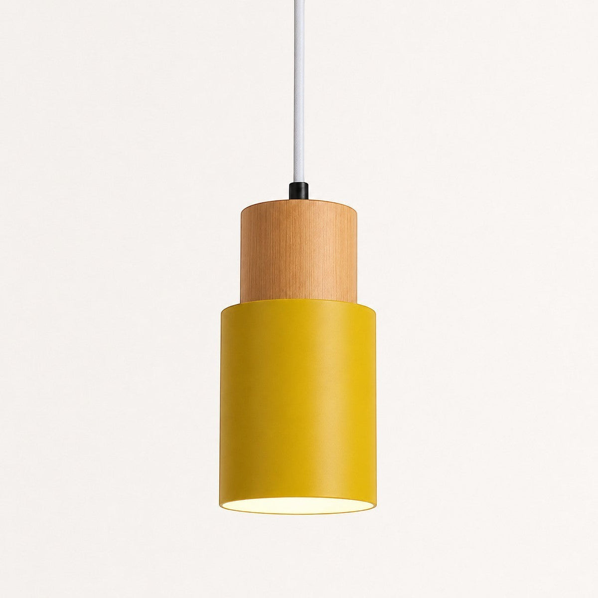 Lumiris suspension cylindrique jaune et bois, design moderne pour cuisine et salon.